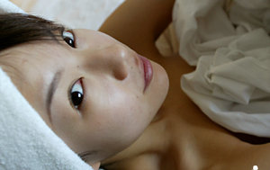 18 year old girl Amber nudes the cum from her bf's cock after they screw